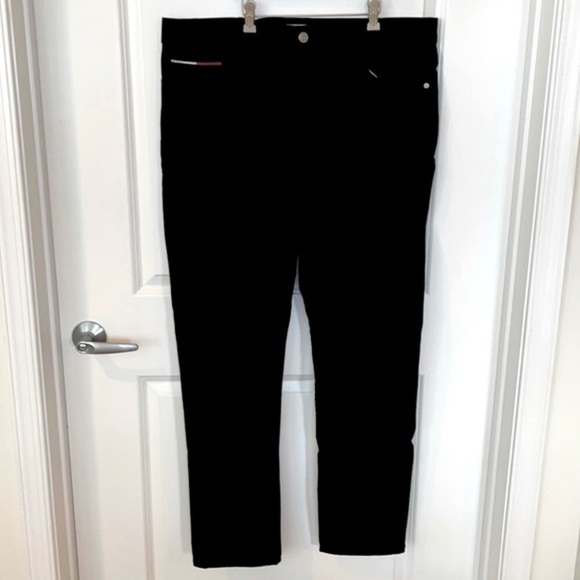 TOMMY HILFIGER | Men’s Black TOMMY JEANS Waist 36 Length 32. - Picture 3 of 9
